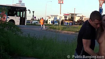 Because Of The Quarantine 3 People Ordered Delivery From Uber Eats To A Street Corner