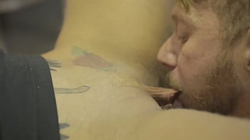 Loira Puta Chama Porteiro Para Chupar Sua Buceta - Evy Kethlyn _ Thelo