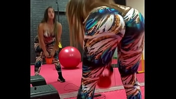 Ejersitando Un Gran Culo 2