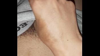 Esta Cuarentena Me Mantiene Caliente, Necesito Compañia