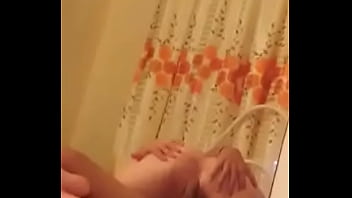 Me Invita A Su Casa Y Me Termina Metiendo El Pene