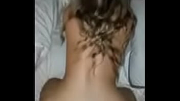 Aguentando Enorme Pau De Quatro