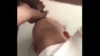 Mamada De Mi Morrita Por Debajo De La Mesa.