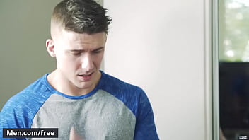 Two Muscular Friends Banging In Bed - Men.com