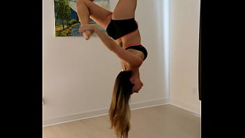 Gorgeous Amateur Colombian Girl New To Uploading Videos - amateur, exotic, colombian, dancer, pole-dancer, private-dances - Video 2792949