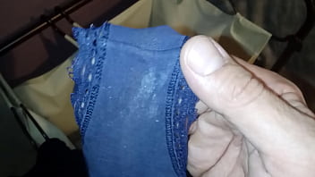 Smelling Dirty Panties - pussy, tits, latina, soloboy - Video 2766996