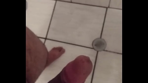 Batendo Uma No Banho - banho, punheta - Video 2561060