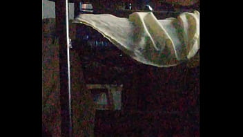 Me Sentindo Sozinho! Mas Não Tão Só Quando Se Tem Uma Garrafa!