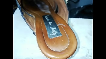 Tomaso Fickt Die Pantoletten Seiner Frau.