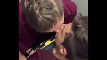 Nada Más Rico Que Hacerlo En Un Lugar Público.