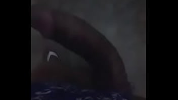 Leonardo Rodrigues - Masturbação Na Sala Escura Com Sunga Estampada