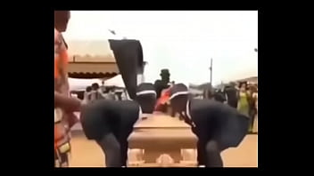 Meme Do Caixão - Alguém Sabe O Nome Dela? Name? Nombre?