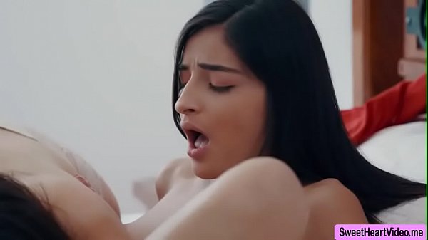 Valentina Nappi Enjoys Fingering And Licking Emily Willis Pussy