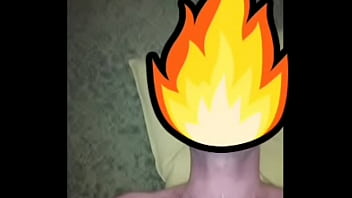 Sborro In Faccia Ad Un Amico