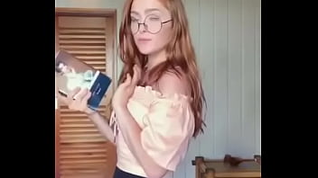 Her Name? Alguém Sabe O Nome Dela?