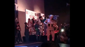 Kagney Linn En México