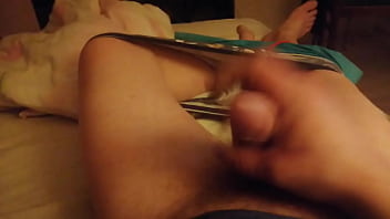 Rudywade123 мастурбирую дома лежа а кровати