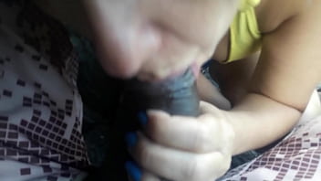 Cadela Chupeteira Faz Um Boquete Delicioso Em Kingblack De Frente Pro Mar