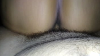 Gostosa Rabuda Sentando E Rebolando