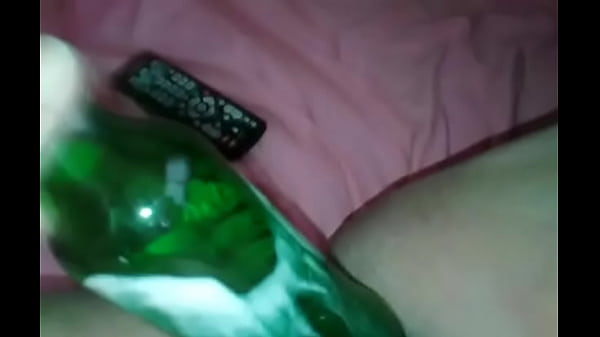 Sentando Na Garrafa