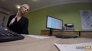 Loan4k. Der Arme Karol Träumt Von Einem Neuen Auto.