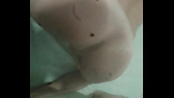 Novinho Comendo Veado