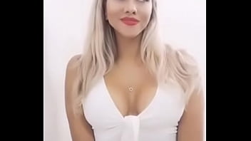 Mueve Las Tetas Como Si Tuvieran Vida Propia