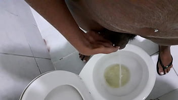 Amanda Goulart Fazendo Chuva Dourada