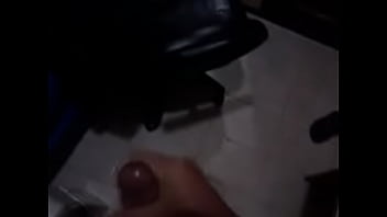 Batendo Uma Punheta - soloboy - Video 6323822