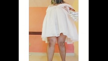 Gorda Travesti En Vestido Blanco