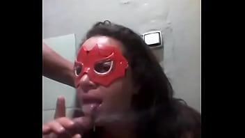 Leite Na Cara Da Safada De Máscara Do Homem Aranha