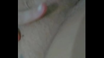 Loirinha Se Masturbando