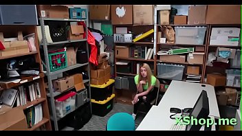 Attractive Bombshell Alexa Raye Deepthroats And Rides