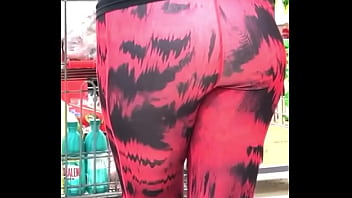 Madura De Buen Culo En Licras Rojas