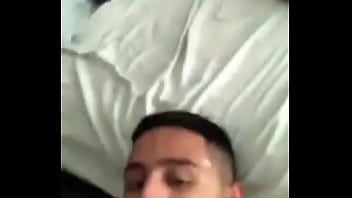 Sorrindo Com Leitada Na Cara