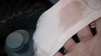 Smelling Dirty Panties - pussy, tits, latina, wet, soloboy - Video 2803510