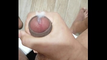Paja En El Baño - porno, masturbation, solo, soloboy, black-cock, alicante - Video 2801476