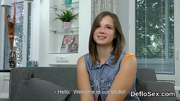 Provocative Teenie Pleasures Wet Slit Until She Is Cumming