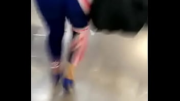 Hermosa Con Licra Azul Y Roja