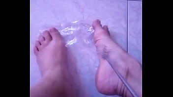 Crush Schiaccio Una Bottiglia