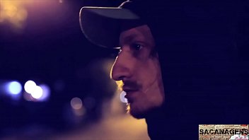 Ruivo Safado Bate Punheta No Banheiro Da Balada E Recebe Boquete De Um Desconhecido