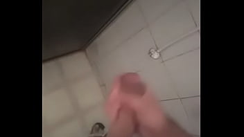 Tocando Uma No Banho - punheta, soloboy, chuveiro - Video 2721696