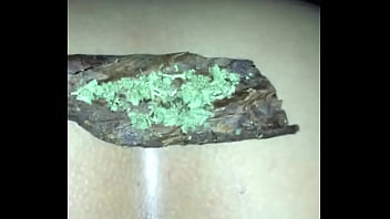 Rolling A Backwood On Lightskin Thot Ass Lol