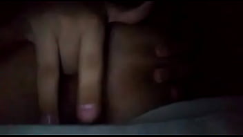 Se Mete El Dedo Para Complacerme