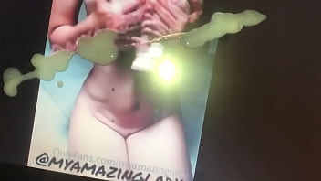 Tributo A Un Amica Di Twitter - cumshot, handjob, masturbation, big-cock, soloboy - Video 2725526