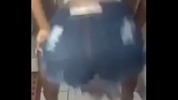 Novinha Rebolando - negra, brasileira, rebolando, novinha, shortinho - Video 2791991