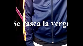 Rascándose La Verga