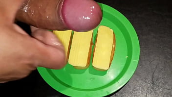 Cumming On My Delicious Creamy Zingers