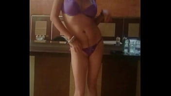 La Vesina Me Baila Muy Sexi