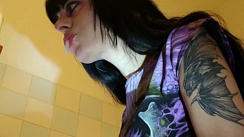 Beth Kinky - Slave Watching His Domina Brushing Her Teeth Pt1 Hd